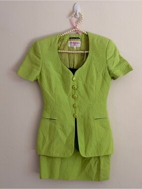 Emanuel Ungaro Vintage Green Short-Sleeve Tailored Skirt Suit Set Italy